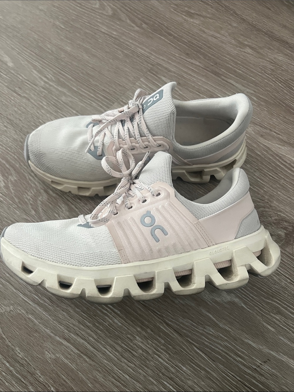On Running Cloud Swift Women's Running Shoes - Light Pink/White